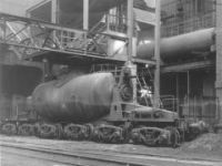 Dvanáctinápravový pojízdný mísič Veronika na přepravu tekutého železa od vysoké pece do ocelárny nebo k licímu stroji, rok výroby 1956