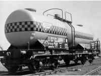 Čtyřnápravový kotlový vůz Ra 340 hl, Uachs, pro podnik Petrochema Dubová, rok výroby 1969