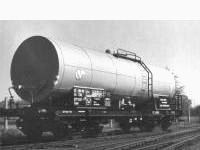 Čtyřnápravový kotlový vůz Ra 400 hl pro Záluží u Mostu, rok výroby 1968